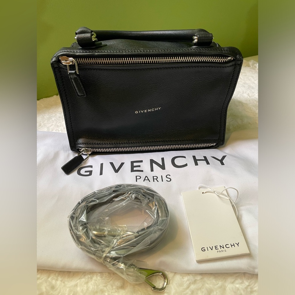 Givenchy Black Pandora Bag🖤